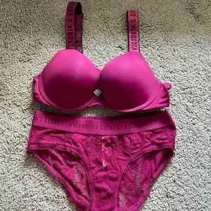 Victorias Secret 34B bra/Sz S Hiphugger set
